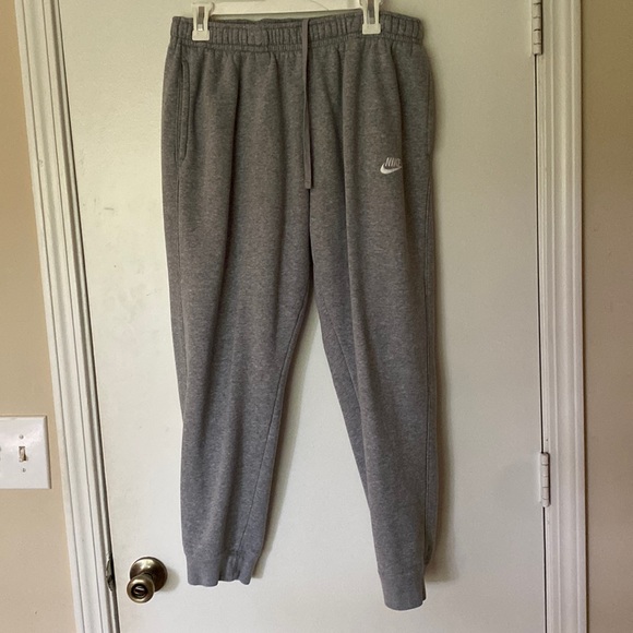 Grey Nike Sweatpants Size Large - Picture 1 of 1